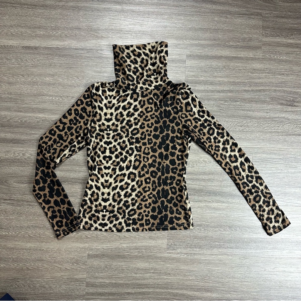 Final Sale: Leopard Print Turtleneck Top